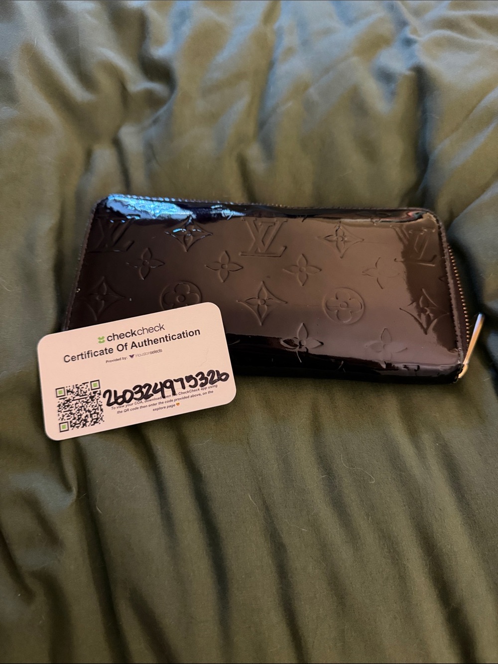Louis Vuitton Black Vernis Monogram Zip Wallet